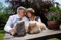 Manželia sa rozviedli kvôli ženiným mačkám: Po 30 rokoch sa k sebe vrátili, muža čakalo šialené prekvapenie