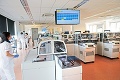 Najväčšie laboratórium v strednej Európe je v Bratislave: Jednu vzorku pacienta otestuje až 24 prístrojov
