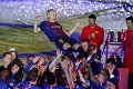 Iniestov dlhý odchod z Camp Nou: Ešte po polnoci si takto užíval posledné chvíle