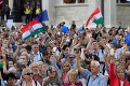 V Budapešti demonštrovali desaťtisíce ľudí: Ostrý protest proti vláde Orbána zrušila vyššia moc