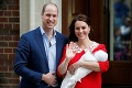 Ľudia sa smejú a kritizujú fotku princa Williama a vojvodkyne Kate po pôrode: Do očí bijúci detail!