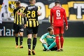 Futbalista Navarone Foor sa zapísal do histórie: Vtipkár udelil žltú kartu rozhodcovi!