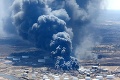 Explózia vo veľkej ropnej rafinérii: Budovu zachvátil požiar, hlásia jedenásť zranených