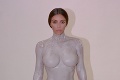 Kim opäť odhodila oblečenie aj zábrany: Telo Kardashianky si bude môcť kúpiť každý