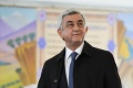 Arménski poslanci volili nového premiéra: Suverénnym víťazom exprezident Serž Sarkisjan