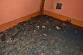V Žiline hasili požiar budovy okresnej kancelárie Smeru: Na fasádu niekto nastriekal hanlivý nápis!