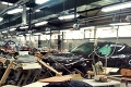 Luxusné BMW vrazilo do fabriky v Ružomberku: Zo slov krajčírky Jany vám naskočia zimomriavky!