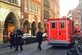 Auto vrazilo do davu v Nemecku: Hlásia niekoľko mŕtvych