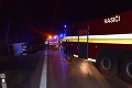Do hasičskej cisterny na Záhorí nabúral autobus: V nemocnici skončila aj tehotná žena