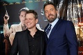 Dobyli Hollywood! Herci Ben Affleck a Matt Damon kúpili od Slovákov práva na seriál