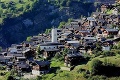 Švajčiarska dedinka ponúka desaťtisíce eur každému, kto sa tam presťahuje: Má to však malý háčik...