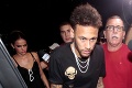 Môže byť toto iba náhoda? Neymar 11. marca nikdy nehral a bol doma v Brazílii!