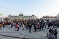 Do ulíc opäť vyšli tisíce ľudí, ktorým to nie je jedno: Silný prejav žiaka zavraždeného Jána Kuciaka († 27)