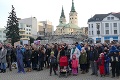 Do ulíc opäť vyšli tisíce ľudí, ktorým to nie je jedno: Silný prejav žiaka zavraždeného Jána Kuciaka († 27)