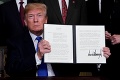 Trump podpísal dekrét o uvalení ciel na Čínu: Jej reakcia vyvolala strach z obchodnej vojny!