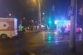 Nehoda v hlavnom meste: Vodička na priechode pre chodcov zrazila dve tínedžerky