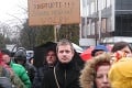 Demonštranti protestovali aj v Dolnom Kubíne, Poprade a Považskej Bystrici: Politici majú slúžiť ľuďom!