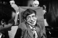 Smutná správa z Británie: Zomrel svetoznámy vedec Stephen Hawking († 76)