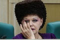 To čo má na hlave?! Vlasy tejto ruskej političky popierajú zákony gravitácie