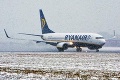 Dráma na letisku v Nemecku: Pasažieri Ryanairu vystúpili z lietadla, o chvíľu to prišlo!