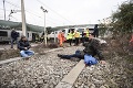 Tragédia neďaleko Milána: Vykoľajil sa vlak, najmenej traja ľudia zomreli