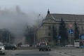 Daňový úrad v Košiciach zachvátili plamene: Hasičom sa už podarilo zlikvidovať požiar