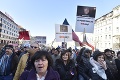 Centrum Prahy ochromili demonštrácie: Ľudia pochodovali s tranparentmi, na ktorých svietila tvár Babiša!