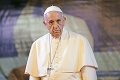Pápež odcestoval do Čile: Jeho návšteve predchádzali podpaľačské útoky na kostoly