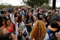 Študenti z Floridy protestujú v uliciach: Naša krv je na vašich rukách! odkazujú Trumpovi a spol.