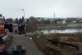 Mladík pri Košiciach zrazil chodca: S autom zletel priamo do Hornádu