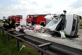 Smrteľná havária mikrobusu s obchodníčkami: Zahynulo najmenej 11 ľudí!