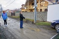 Stredovek na Slovensku? Obyvatelia čakajú na asfalt 40 rokov: Pred domami máme samé blato a diery!