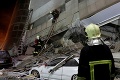 Taiwan zasiahlo silné zemetrasenie: Budovy sa zrútili, zostali z nich len kusy betónu