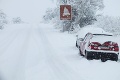 Gemer je v zovretí snehu, cestári nestíhajú: Predpoveď počasia straší ľudí ešte viac