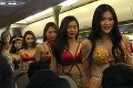 Vietnamskí futbalisti budú na cestu domov dlho spomínať: Striptíz na palube lietadla