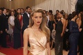 Facka pre Deppovu krásnu exmanželku Amber Heard: Známy miliardár jej dal košom!