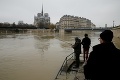 Návštevníci Paríža môžu na hlavné atrakcie zabudnúť: Hladina Seiny opäť stúpla!