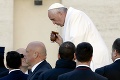 Saganovci vo Vatikáne: Sledujte, čo si obliekol Peter na audienciu u pápeža Františka!