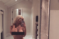 Kim Kardashian na fotke ÚPLNE nahá: Plné prsia a... Tomuto sa nechce veriť!