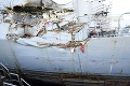 Takéto niečo sa len tak nevidí: Poškodený torpédoborec previezla cez oceán iná loď