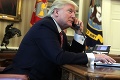 Trump zakázal v Bielom dome súkromné mobily: Dôvodom sú ruskí hackeri