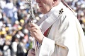 Pápež celebroval sv. omšu pred 200 000 ľuďmi: Na Františka sa prišiel pozrieť aj ktosi nečakaný!