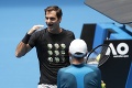 Federer pobavil v Melbourne divákov: Jeho reakcia na detský plač rozosmiala všetkých
