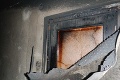 V Trnave horel byt: Vznikol požiar od sviečky, ktorú zapálil Róbert?