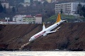 Lietadlo zišlo z dráhy a uviazlo len niekoľko metrov od Čierneho mora: Už je známa príčina nehody
