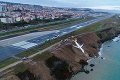 Lietadlo zišlo z dráhy a uviazlo len niekoľko metrov od Čierneho mora: Už je známa príčina nehody