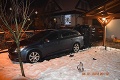 Opitý vodič v Banskej Bystrici narazil do plota, zranili sa dvaja ľudia