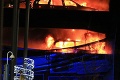 Parkovací dom v Liverpoole zachvátil požiar: Budova sa takmer zrútila!