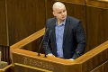 Poslanec Kotlebovej ĽSNS podal odpor: Mazurek sa chce brániť na súde