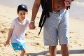 Simon Cowell sa chce viac starať o syna: Po kolapse oddych pri mori